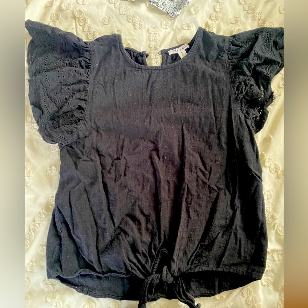 Black Francesca’s top size small